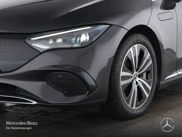 Mercedes-Benz EQE 300