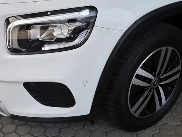Mercedes-Benz GLB 180