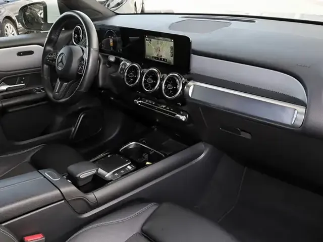 Mercedes-Benz GLB 180