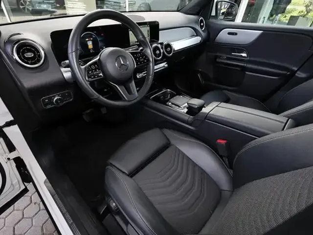 Mercedes-Benz GLB 180