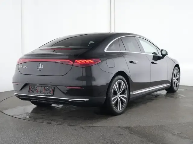 Mercedes-Benz EQE 300