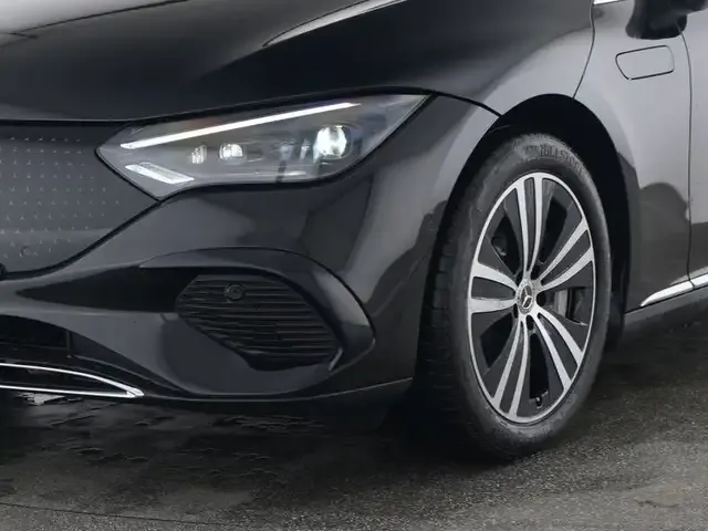 Mercedes-Benz EQE 300
