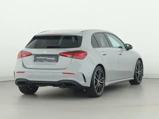 Mercedes-Benz A 220