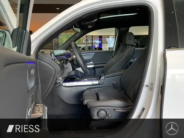 Mercedes-Benz GLB 200