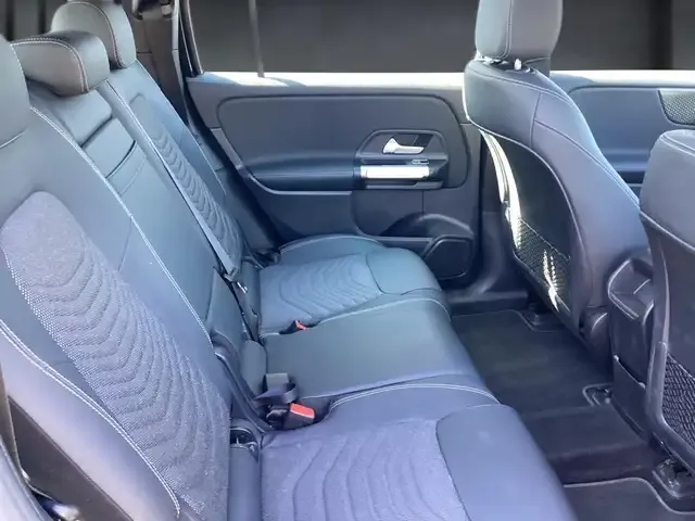 Mercedes-Benz EQB 300