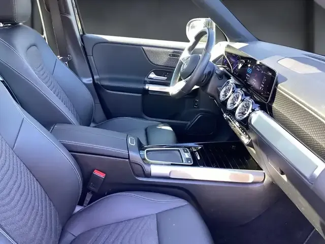 Mercedes-Benz EQB 300
