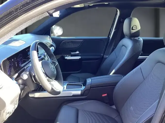 Mercedes-Benz EQB 300