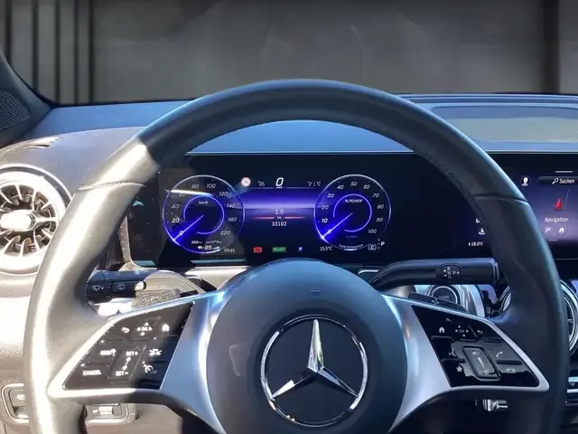 Mercedes-Benz EQB 300