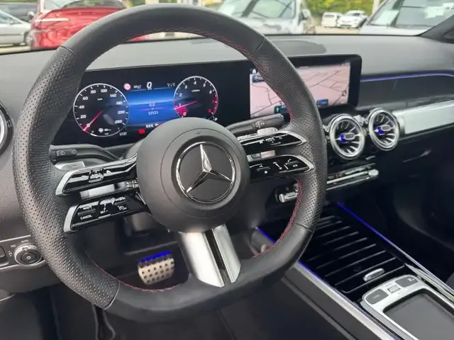 Mercedes-Benz GLB 220