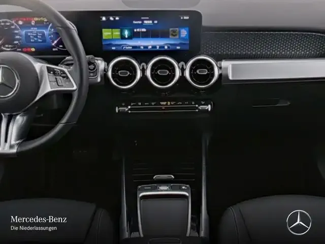 Mercedes-Benz GLB 220