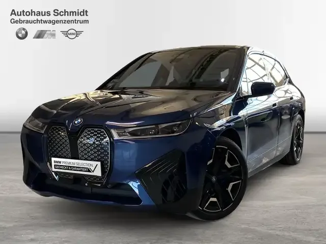 BMW iX