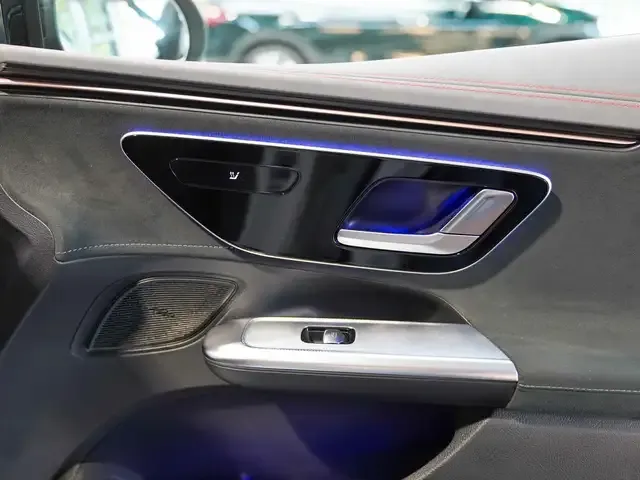 Mercedes-Benz EQE 300