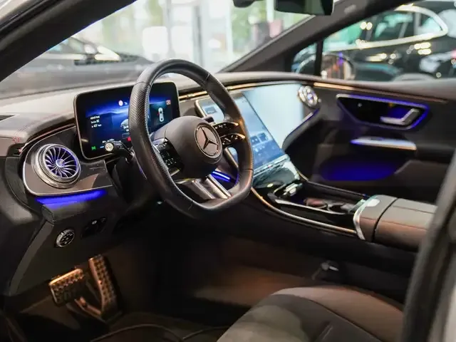 Mercedes-Benz EQE 300