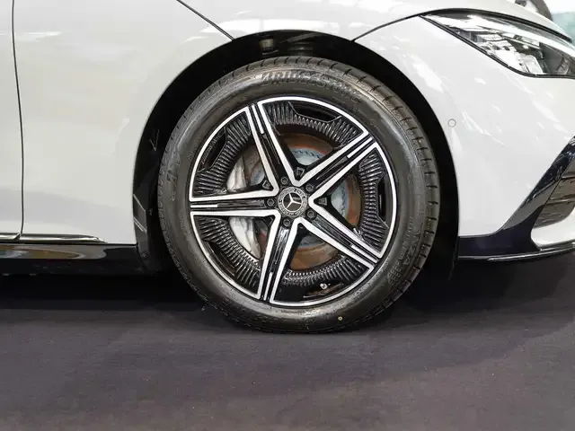 Mercedes-Benz EQE 300