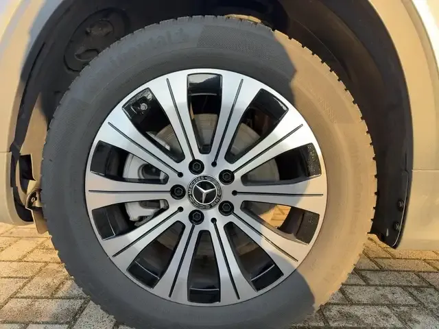 Mercedes-Benz EQB 350