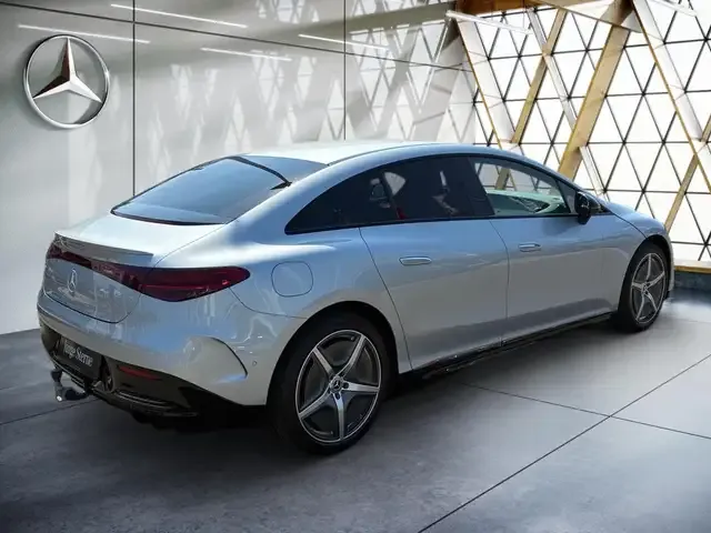 Mercedes-Benz EQE 300