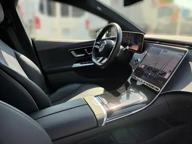 Mercedes-Benz EQE 300