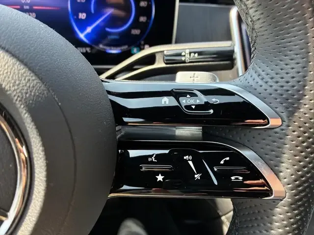 Mercedes-Benz EQE 300