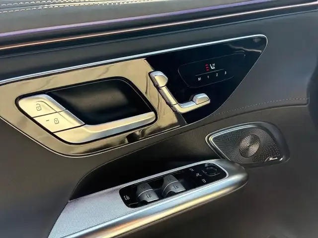 Mercedes-Benz EQE 300