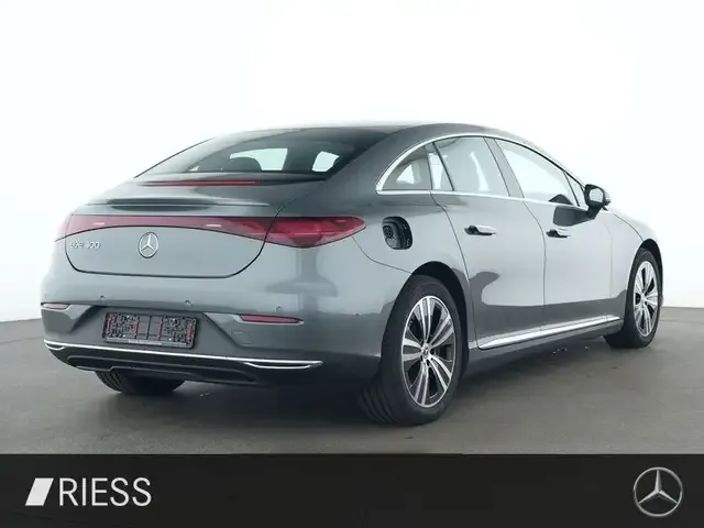 Mercedes-Benz EQE 300