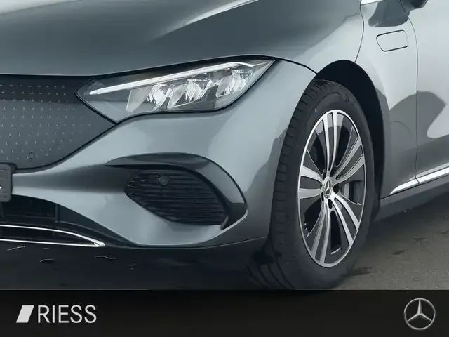 Mercedes-Benz EQE 300