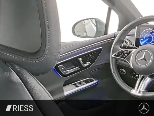 Mercedes-Benz EQE 300