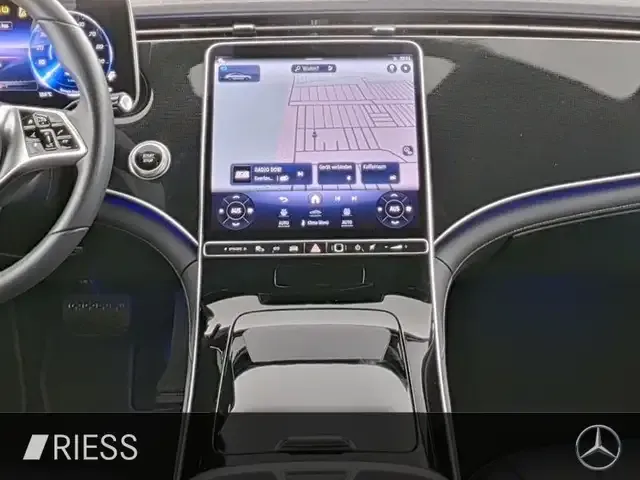 Mercedes-Benz EQE 300