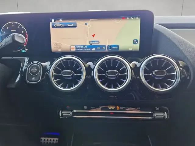 Mercedes-Benz GLA 180