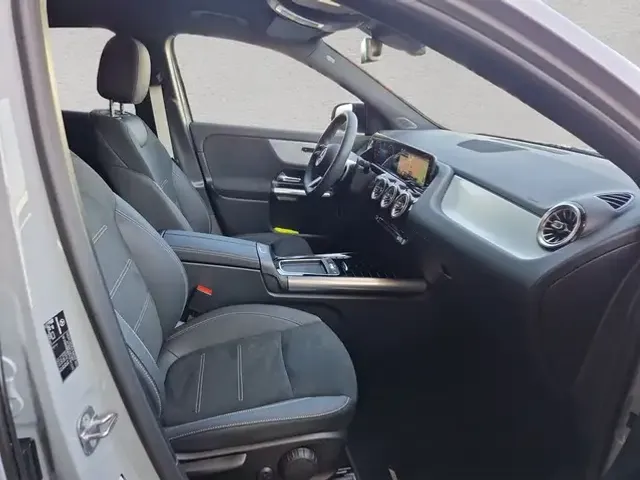 Mercedes-Benz GLA 180