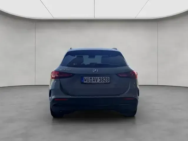 Mercedes-Benz GLA 180