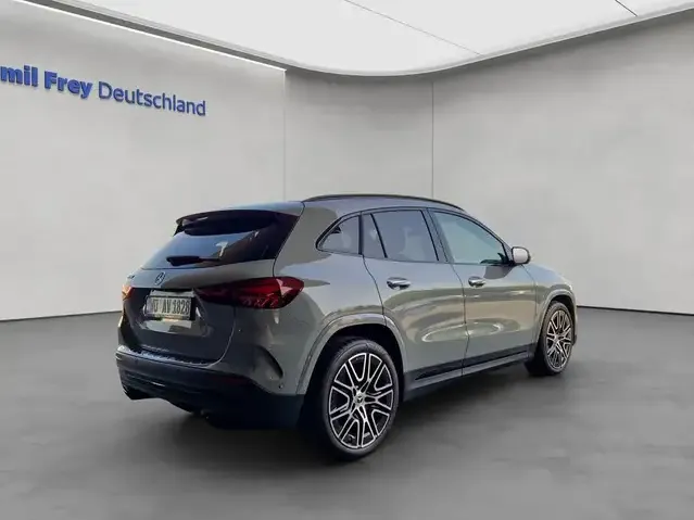 Mercedes-Benz GLA 180