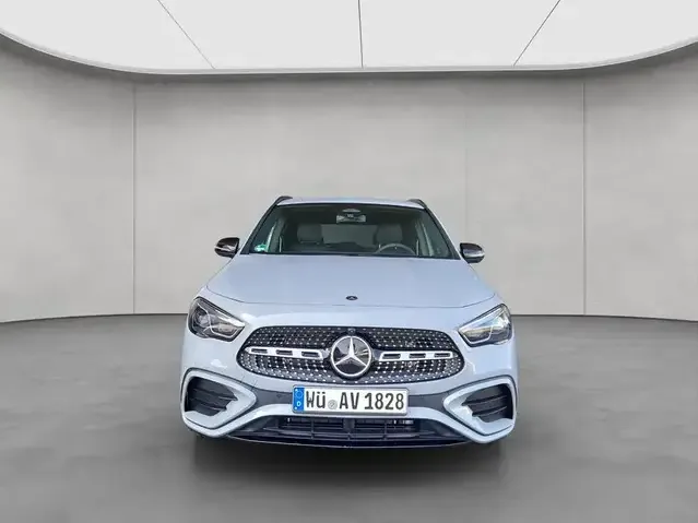 Mercedes-Benz GLA 180
