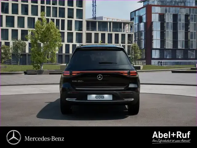 Mercedes-Benz EQB 250