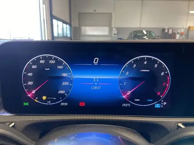 Mercedes-Benz CLA 180
