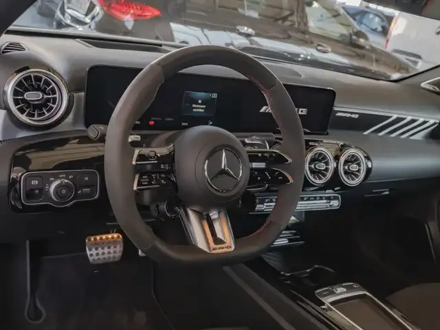 Mercedes-Benz A 35 AMG