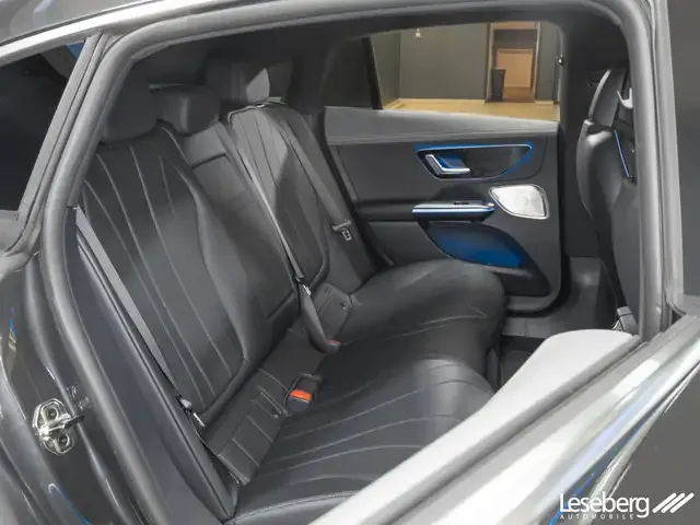 Mercedes-Benz EQE 300