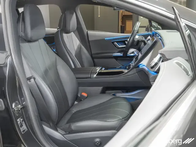 Mercedes-Benz EQE 300