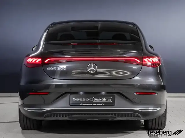 Mercedes-Benz EQE 300