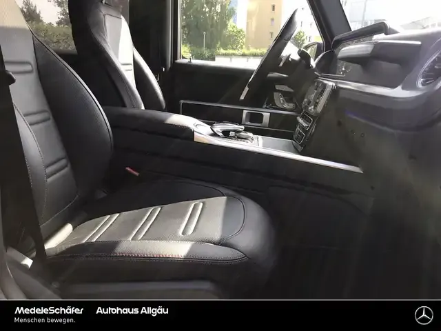 Mercedes-Benz G 400