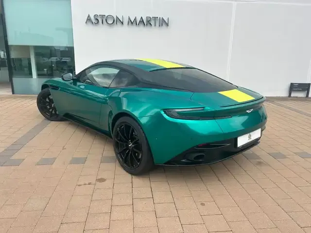Aston Martin DB11