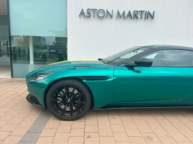 Aston Martin DB11