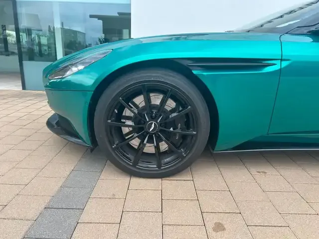 Aston Martin DB11