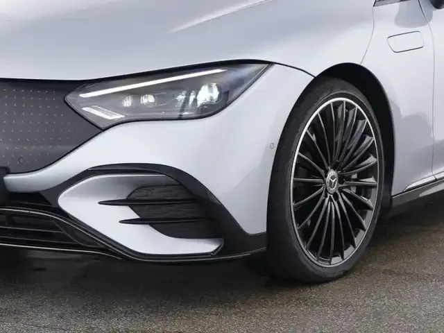 Mercedes-Benz EQE 300