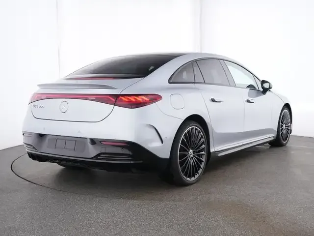 Mercedes-Benz EQE 300