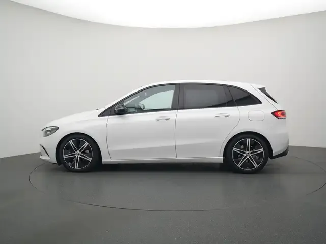 Mercedes-Benz B 220