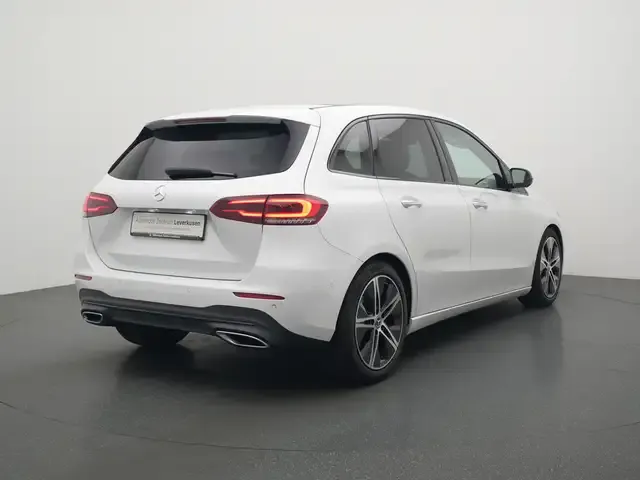 Mercedes-Benz B 220