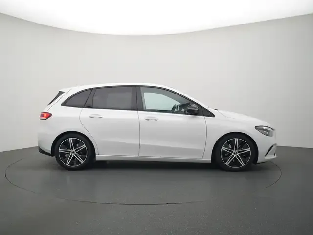 Mercedes-Benz B 220