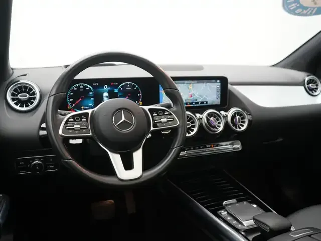 Mercedes-Benz B 220