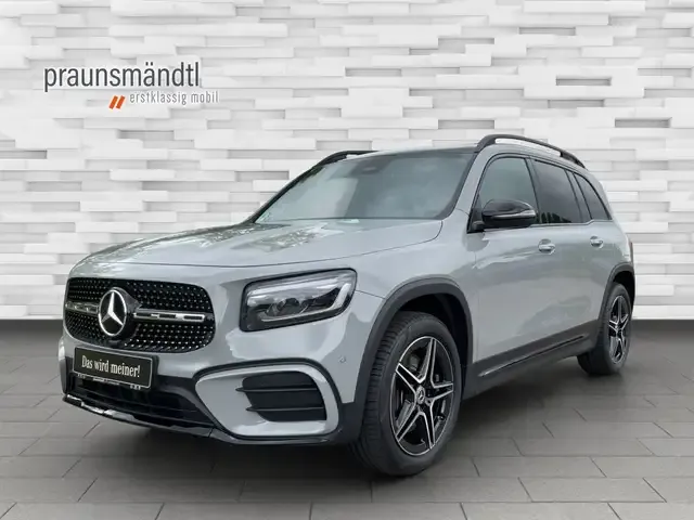 Mercedes-Benz GLB 220