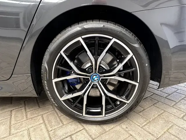 BMW 545